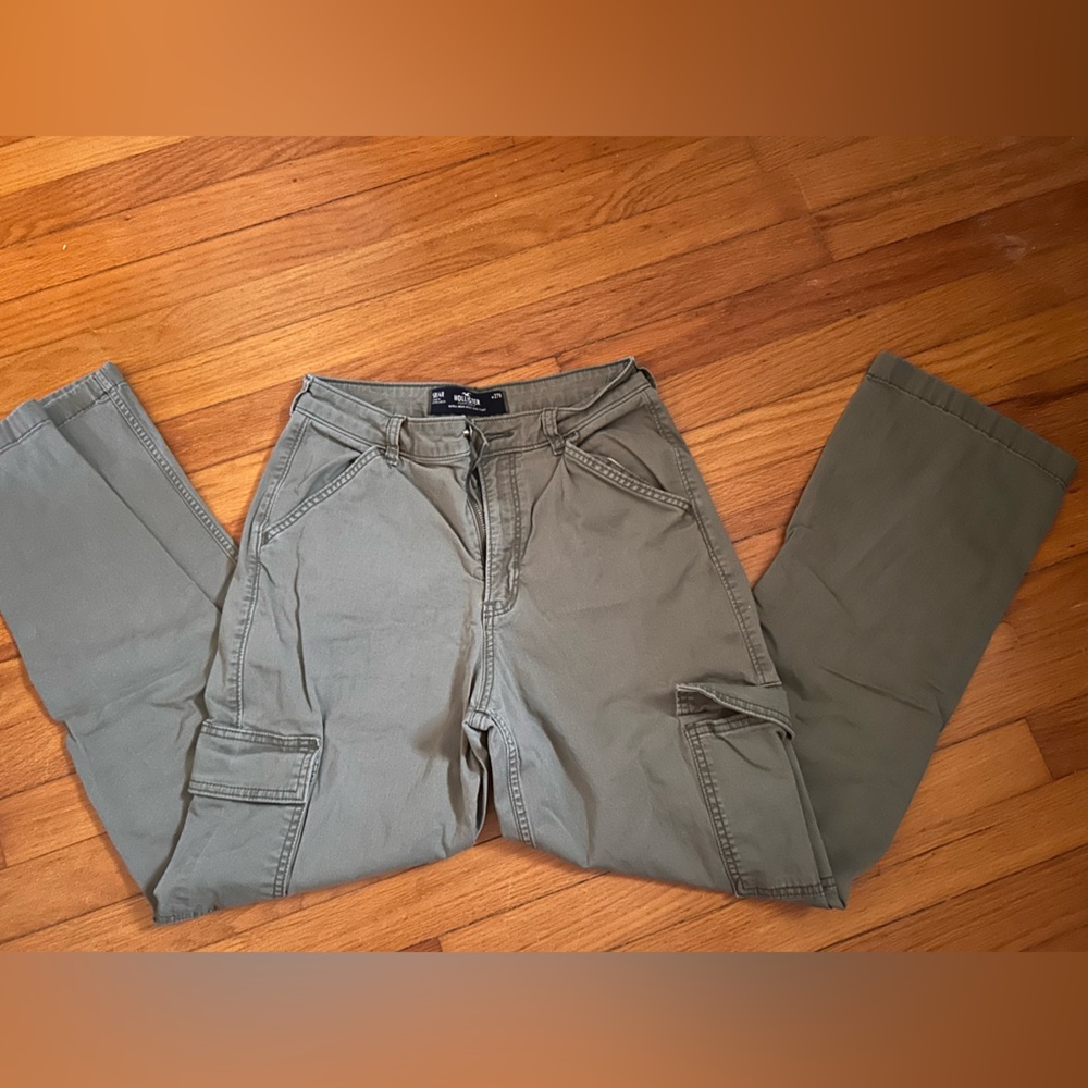 Hollister high waisted cargo pants